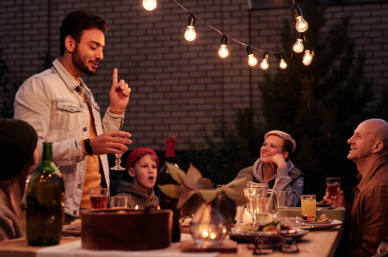 The Best Backyard Lighting Ideas for Entertaining at Night