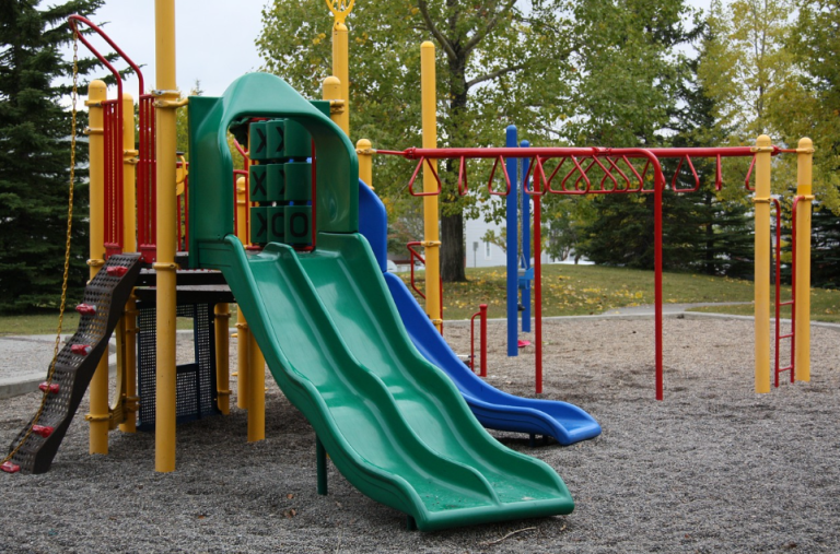 The Best Playsets for a Small Backyard