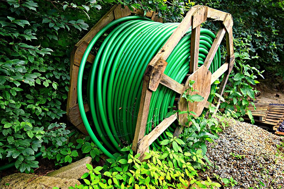 Consider When Buying a Garden Hose Reel
